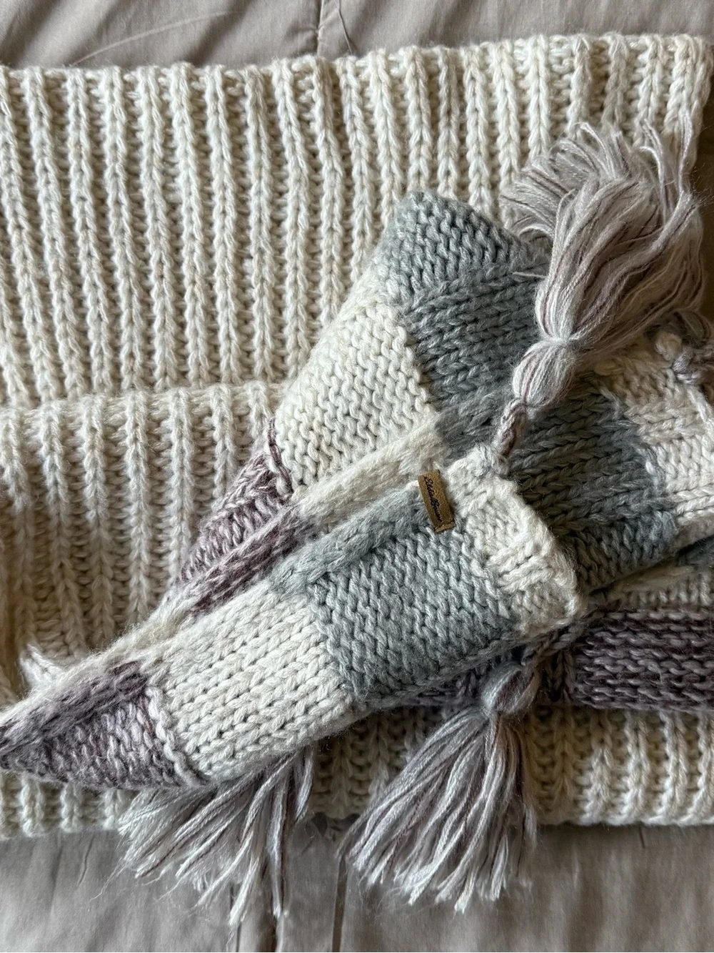 Eddie Bauer Chunky Knit Pom Extra Long Scarf 76” - Cream & Dusty Rose w mittens!